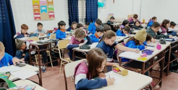 EN 2024 SE REDUJO LA DESERCIÓN ESCOLAR