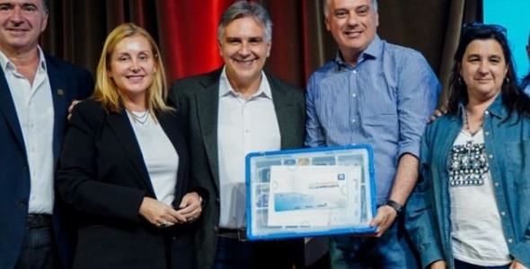 ESCUELAS PRIMARIAS Y SECUNDARIAS DE TODA LA PROVINCIA RECIBIERON KITS DE ROBÓTICA EDUCATIVA