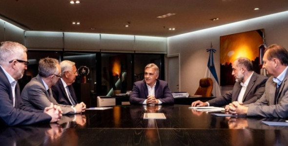LLARYORA RECIBIÓ A DIRECTIVOS DE VOLKSWAGEN ARGENTINA