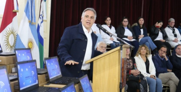 INICIÓ LA ENTREGA DE 12 MIL NETBOOKS PARA ESTUDIANTES DE INSTITUTOS DE FORMACIÓN DOCENTE
