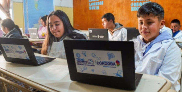 EL AMBICIOSO PLAN DE LA PROVINCIA PARA DOTAR DE INTERNET DE ALTA VELOCIDAD A MÁS DE 600 ESCUELAS RU