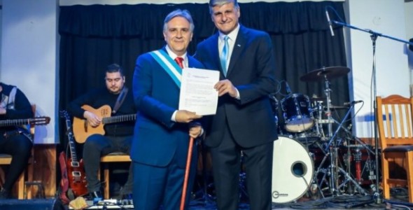 EN COSQUÍN, LLARYORA ENCABEZÓ EL FOGÓN PATRIO Y REALIZÓ ANUNCIOS DE OBRAS