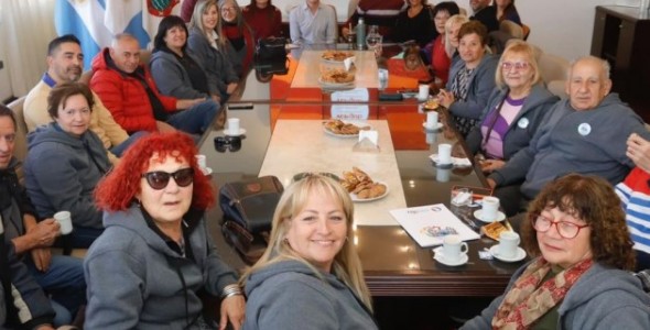 EL INTENDENTE RECIBIÓ A VECINALISTAS QUE PARTICIPARON DEL CONGRESO DE ENTIDADES VECINALES