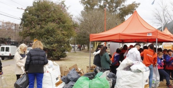 CAMPAÑA VCP RECICLA: CONTINÚAN SUMÁNDOSE VECINOS AL ECOCANJE