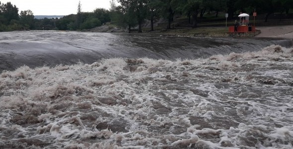 Carlos Paz recibe una creciente mayor a 2,50 metros 