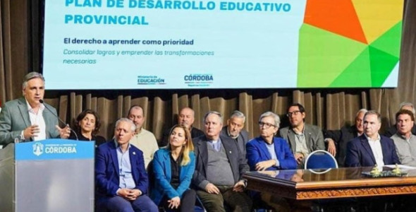 LLARYORA PRESENTÓ EL PLAN DE DESARROLLO EDUCATIVO PROVINCIAL 2024-2027