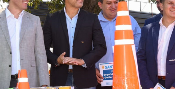 LA PROVINCIA FIRMÓ UN CONVENIO CON NUEVE LOCALIDADES PARA MEJORAR LA SEGURIDAD VIAL