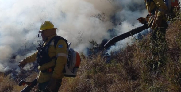 TRES DETENIDOS POR EL INCENDIO EN EL CERRO CHAMPAQUÍ