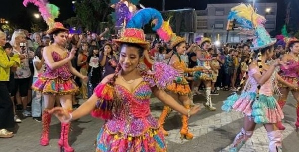 CARNAVAL INTERNACIONAL CON MÁS DE 400 PARTICIPANTES