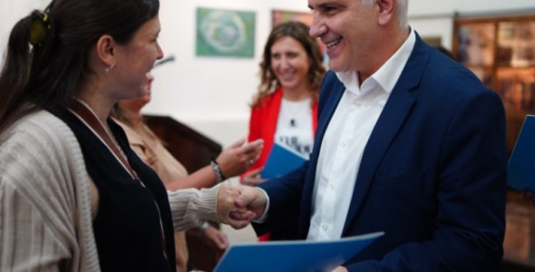 LA CUMBRE: LLARYORA ANUNCIÓ UN POLIDEPORTIVO Y LOTES PARA VIVIENDAS