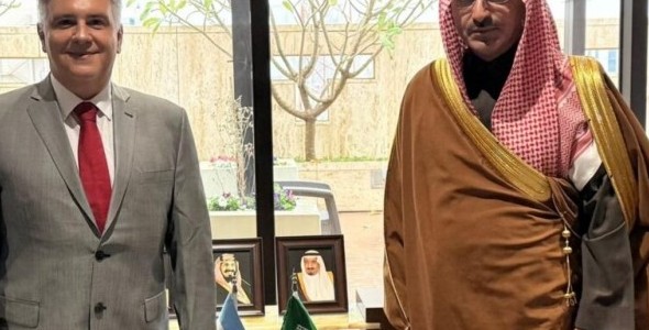 GIRA POR MEDIO ORIENTE: LLARYORA MANTUVO ENCUENTROS CON FONDOS SAUDÍES PARA FINANCIAR PROYECTOS DE 