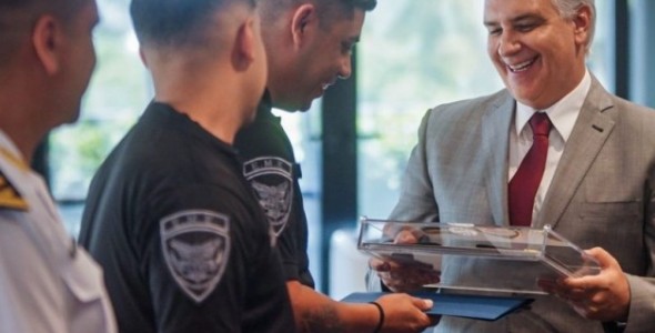 RECONOCEN A POLICÍAS QUE HALLARON A ESMERALDA TRAS INTENSA BÚSQUEDA EN PUNILLA