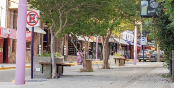 MINA CLAVERO RECIBE EL VERANO CON NUEVAS VEREDAS PEATONALES
