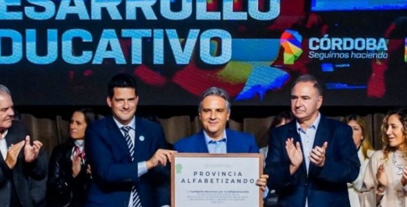 ”ARGENTINOS POR LA EDUCACIÓN” DISTINGUIÓ A CÓRDOBA POR SUS LOGROS