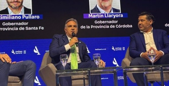LLARYORA DISERTÓ EN AMCHAM SUMMIT 2025