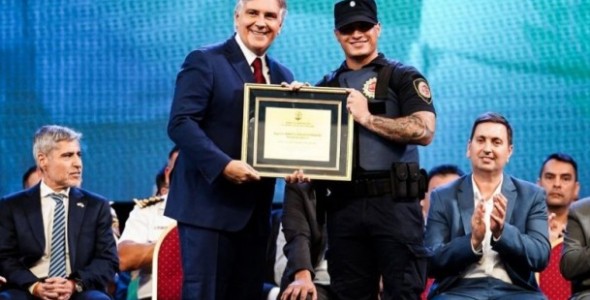 LLARYORA ENCABEZÓ EL EGRESO DE MÁS DE 500 NUEVOS POLICÍAS Y ANUNCIÓ NUEVAS INVERSIONES