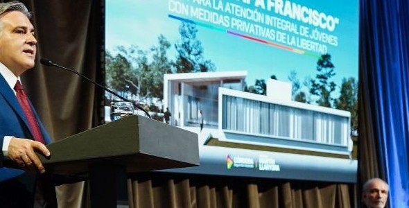 LLARYORA ANUNCIÓ LA CONSTRUCCIÓN DE UN ESTABLECIMIENTO PARA ALOJAR A JÓVENES CON MEDIDAS PRIVATIV