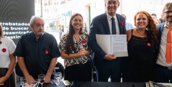 CÓRDOBA FIRMÓ UN CONVENIO PARA MODERNIZAR EL ARCHIVO PROVINCIAL DE LA MEMORIA