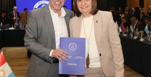 QUINTEROS ACOMPAÑÓ A BULLRICH EN EL CONSEJO DE SEGURIDAD INTERIOR