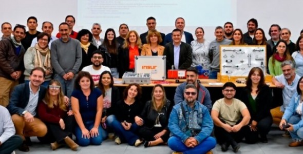 ESCUELAS SECUNDARIAS CON FORMACIÓN PROFESIONAL RECIBIERON EQUIPAMIENTO TECNOLÓGICO