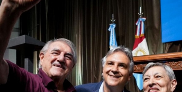 LLARYORA ENTREGÓ ESCRITURAS A 300 FAMILIAS DE CÓRDOBA CAPITAL