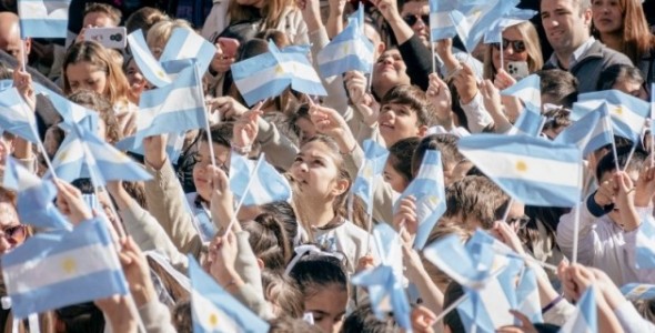 EN RÍO CUARTO, MÁS DE 1.000 ALUMNOS HICIERON LA PROMESA A LA BANDERA