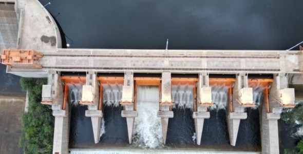 EL EMBALSE CRUZ DEL EJE SUPERÓ EL NIVEL DE VERTEDERO