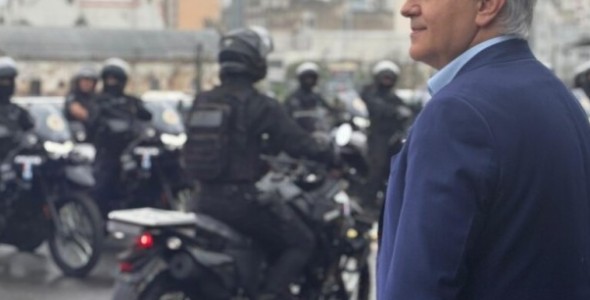 FUERTE RESPALDO DE LLARYORA A LA FUERZA POLICIAL: “TIENEN UN GOBIERNO QUE LOS RESPETA Y QUE SABE Q