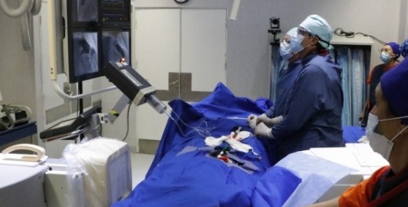 HISTÓRICO: EL HOSPITAL DE NIÑOS REALIZÓ POR PRIMERA VEZ UNA CIRUGÍA TRANSMITIDA EN VIVO PARA UN 