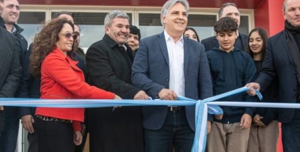 RÍO CUARTO: LLARYORA INAUGURÓ LA ESCUELA CON ORIENTACIÓN EN TECNOLOGÍA APLICADA AL AGRO