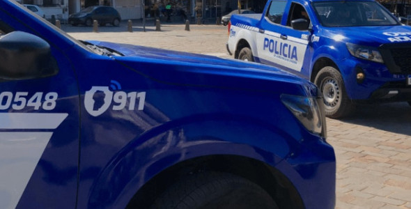 LA PROVINCIA ENTREGÓ MÓVILES POLICIALES EN ALTA GRACIA Y MALAGUEÑO