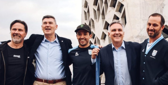 LLARYORA RECIBIÓ AL MEDALLISTA DE ORO OLÍMPICO JOSÉ “MALIGNO” TORRES