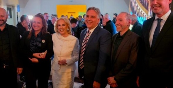JUNTO A MIRTHA LEGRAND, LLARYORA ENCABEZÓ EL LANZAMIENTO DE LOS PREMIOS SUR QUE SE REALIZARÁN EN C