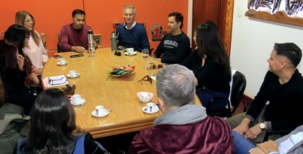 ENCUENTRO CON ARTESANOS LOCALES