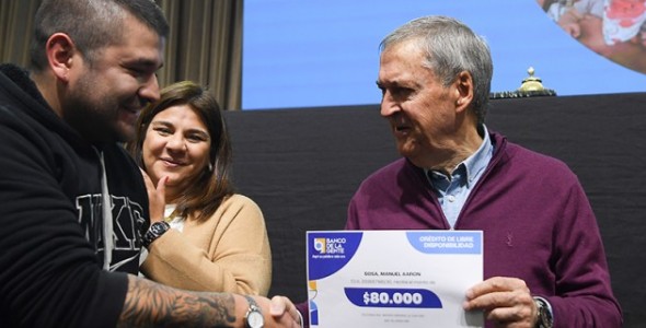 SCHIARETTI ENTREGÓ OTROS 400 CRÉDITOS DE LIBRE DISPONIBILIDAD