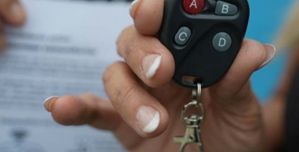 VECINOS DE CAPITAL RECIBIERON OTROS 1.160 PULSADORES DE ALARMAS COMUNITARIAS