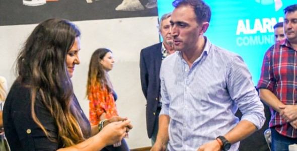 ALARMAS COMUNITARIAS: ENTREGARON PULSADORES Y CAPACITARON A REFERENTES COMUNITARIOS