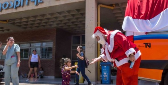 “POR UNA NAVIDAD FELIZ”: CELEBRACIÓN Y ENTREGA DE JUGUETES EN EL HOSPITAL DE NIÑOS