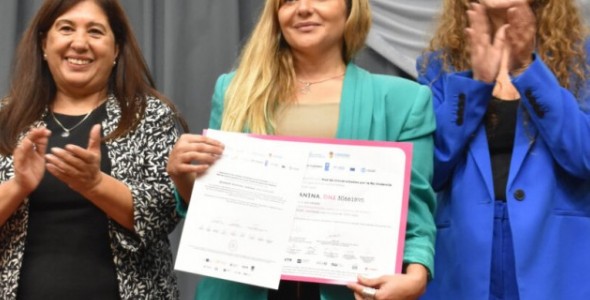 RÍO CUARTO: 263 ACOMPAÑANTES CONTRA LA VIOLENCIA DE GÉNERO RECIBIERON SUS DIPLOMAS