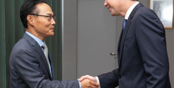 EL VICEGOBERNADOR MANUEL CALVO SE REUNIÓ CON EL EMBAJADOR DE COREA DEL SUR