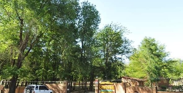 Vecinos colaboran con turistas varados en Villa Icho Cruz