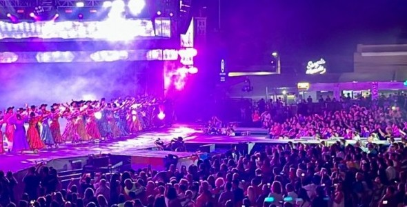 LA PROVINCIA RINDE HOMENAJE AL NORTE CORDOBÉS EN EL FESTIVAL DE COSQUÍN