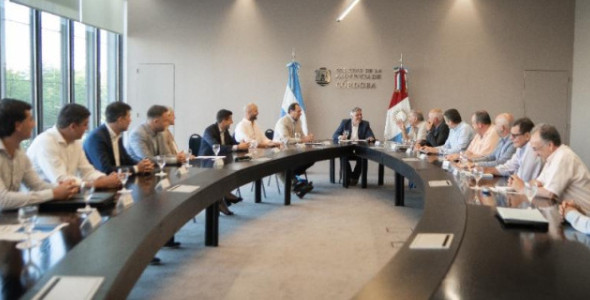 LLARYORA RECIBIÓ A EMPRESARIOS AGROINDUSTRIALES Y LES REITERÓ SU RECHAZO A LAS RETENCIONES