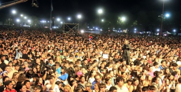 UNA MULTITUD VIBRÓ EN LA FIESTA DE LA PRIMAVERA EN VILLA CARLOS PAZ