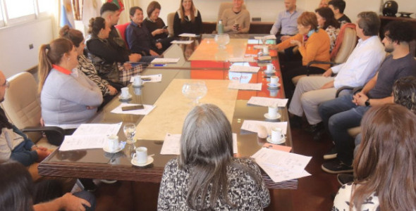 EL INTENDENTE ESTEBAN AVILÉS RECIBIÓ A CENTROS VECINALES