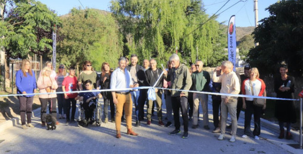 PLAN DE CONECTIVIDAD ESTRATÉGICA Y TURÍSTICA: OBRAS DE ADOQUINADO Y CORDÓN CUNETA EN BARRIO SOL Y