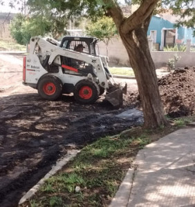 CONTINÚA LA REPARACIÓN Y MANTENIMIENTO DE CALLES DE TIERRA EN DIFERENTES SECTORES DE LA CIUDAD