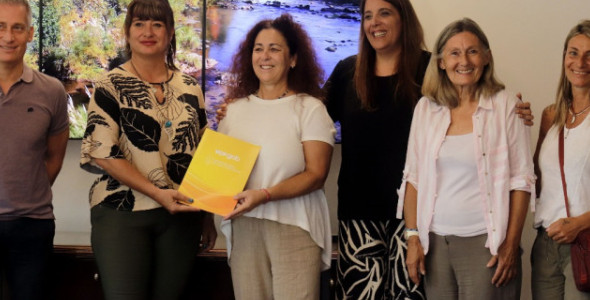EL CONCEJO DE REPRESENTANTES Y LA MUNICIPALIDAD DE VILLA CARLOS PAZ ENTREGÓ UNA AYUDA ECONÓMICA AL