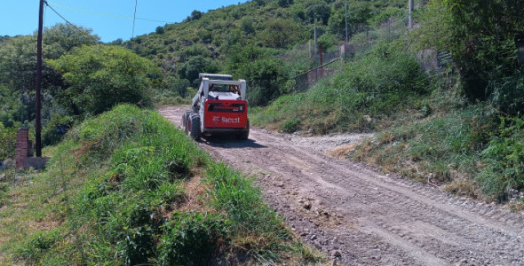 CONTINÚAN LAS TAREAS DE SERVICIOS PÚBLICOS: ARREGLOS DE CALLES, LIMPIEZA Y MANTENIMIENTO DE ESPACI
