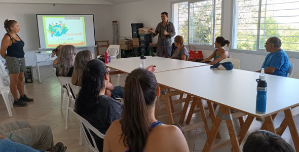 TURISMO DE NATURALEZA EN VILLA CARLOS PAZ: AVISTAJE DE AVES EN EL AULA AMBIENTAL